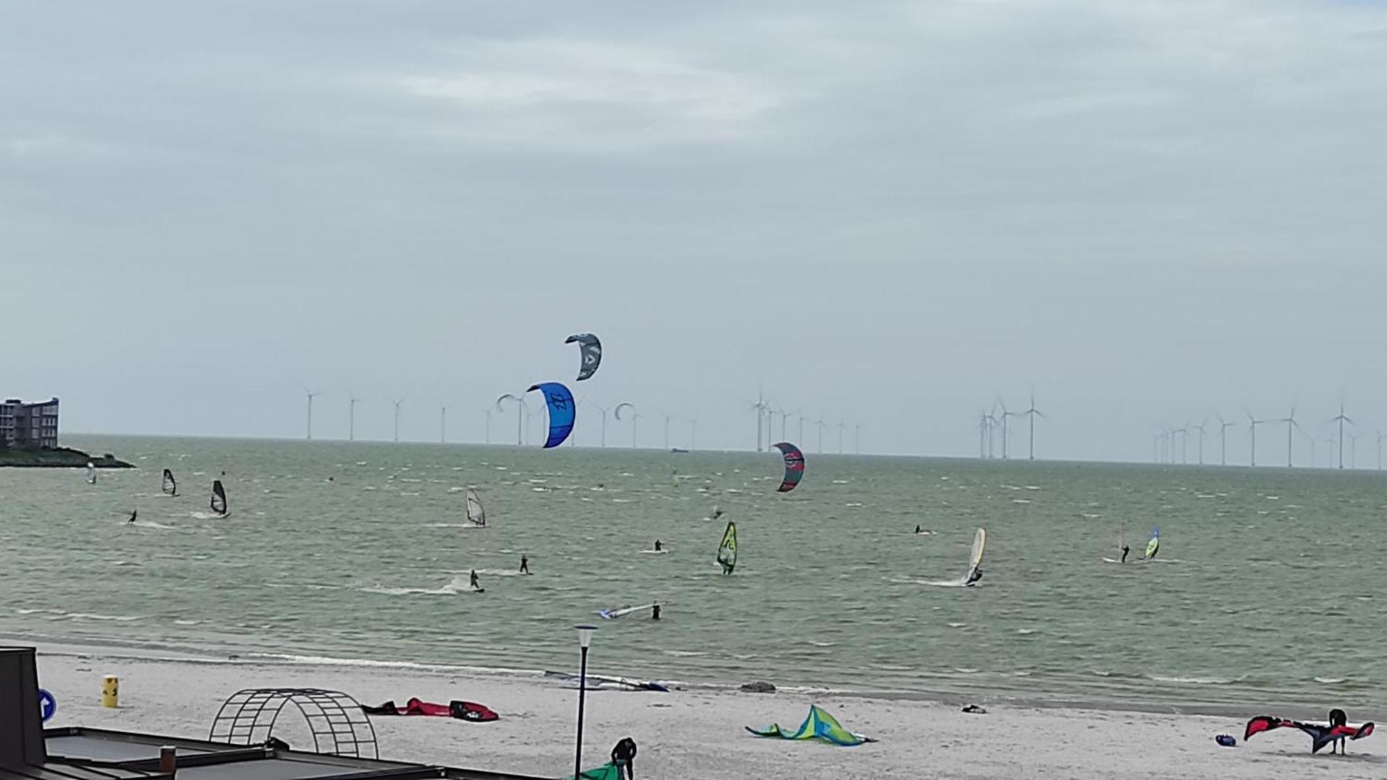 Appartement Ijsselmeer Makkum Strand ภายนอก รูปภาพ