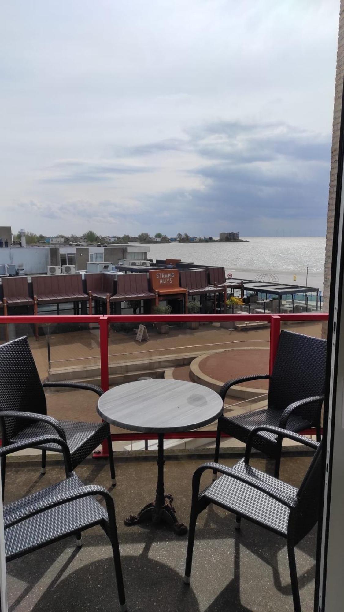 Appartement Ijsselmeer Makkum Strand ภายนอก รูปภาพ